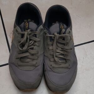 Air MAX Olive And Gold Motif Nature GS NIKE Sz 4.5Y Sneakers